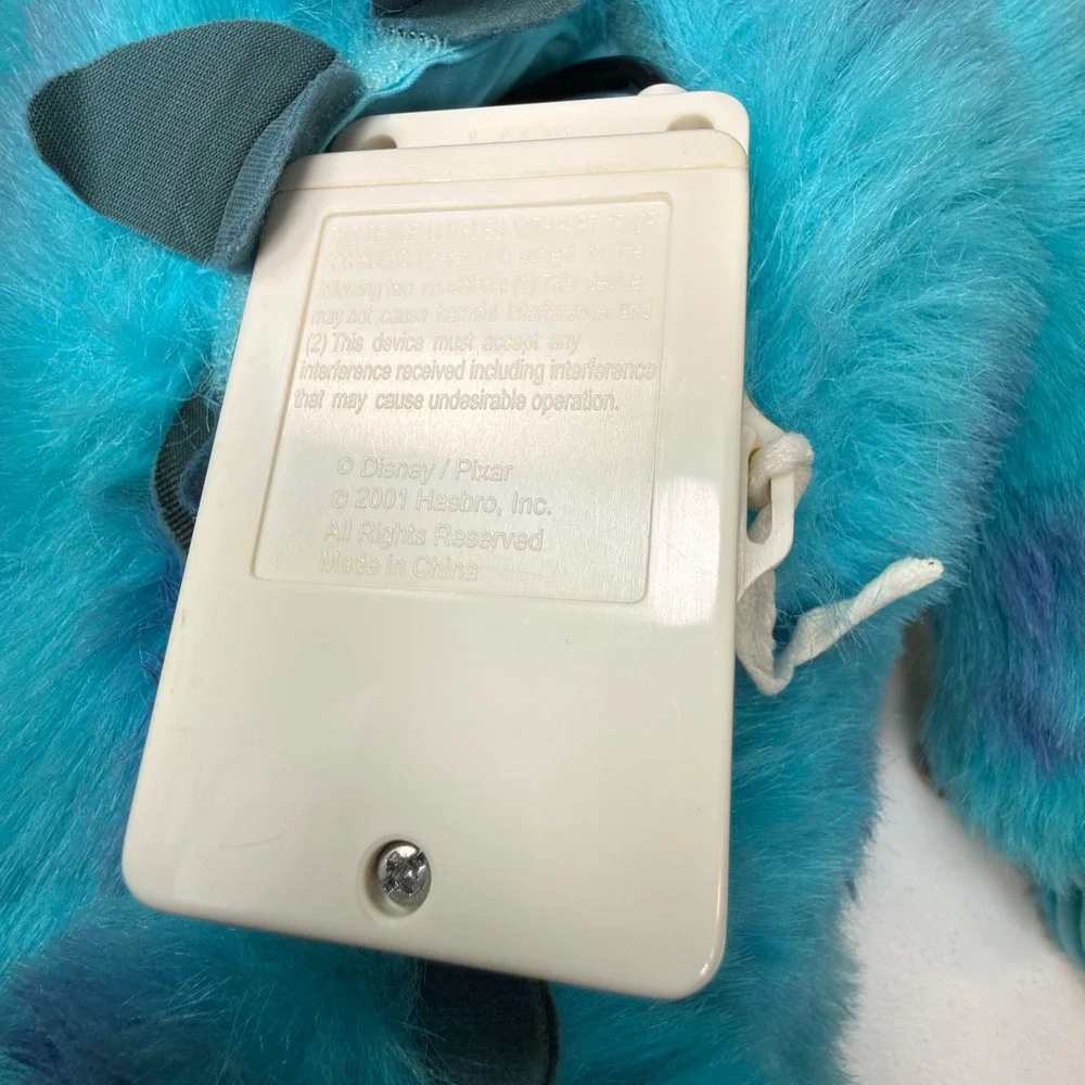 Vintage 2001 Hasbro Monsters Inc Sulley Plush with Scream Canister 13
